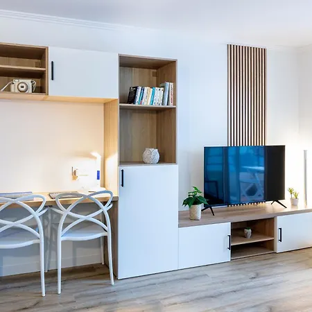 A Pied - Parking - T2 Spacieux Et Balcon Appartamento *